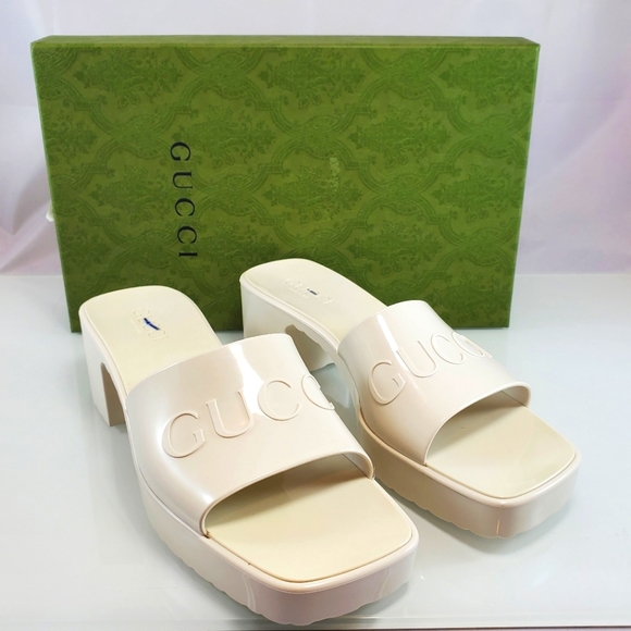 NIB $450 Gucci Logo Women's White Rubber Slide Slip-on Sandals Mules Sz 38 - Picture 4 of 13